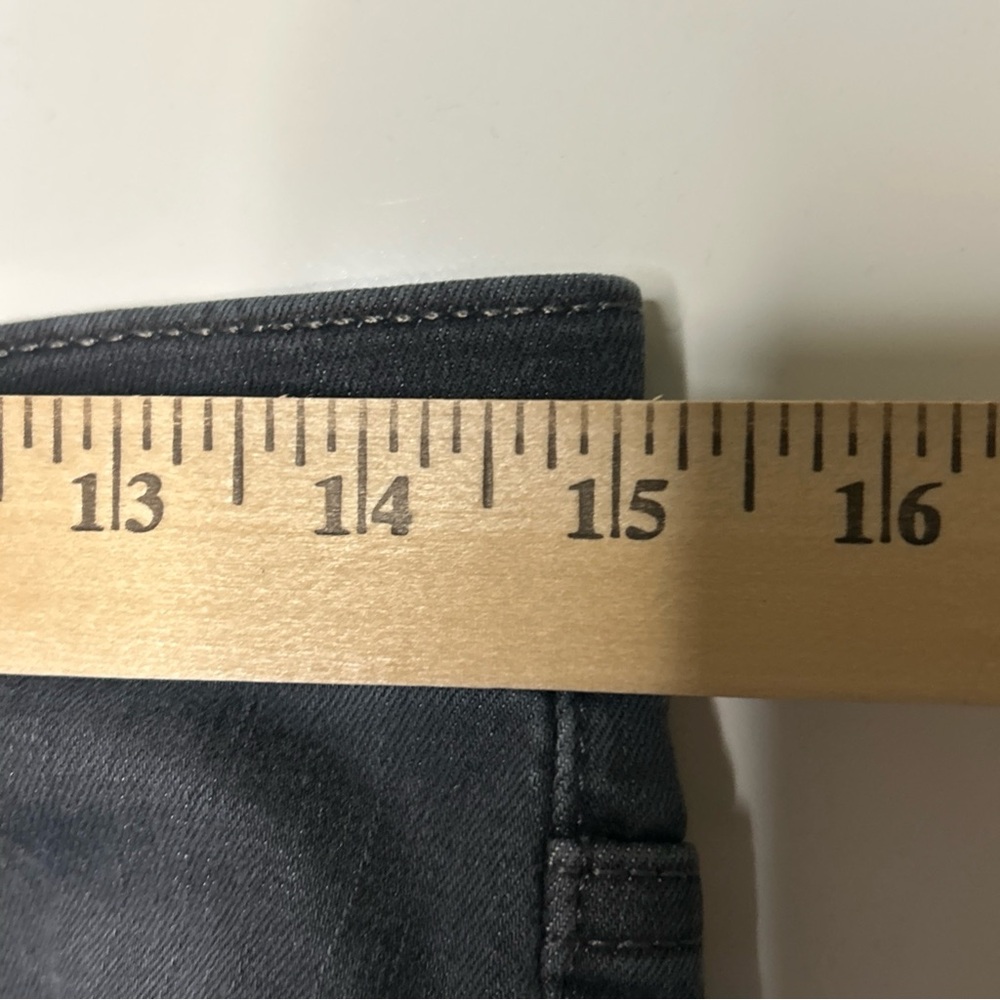 Levi’s 311 Shaping Skinny Jeans Women’s Juniors 29 Black Wash Logo - Picture 11 of 16